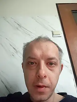 szajbusek41 online show from 01/11/26, 08:43