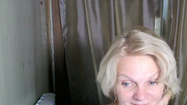 Snapshot of Zoe_Steell chatting on 09/28/25, 02:57 Zoe Steell online show from 09/28/25, 02:57