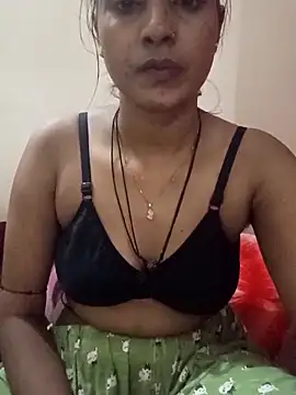 Snapshot of husan-malikaa chatting on 10/12/25, 03:57 husan-malikaa online show from 10/12/25, 03:57