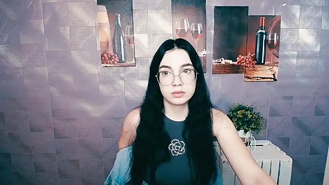 Snapshot of MiraBabe_ chatting on 09/22/25, 08:20 MiraBabe online show from 09/22/25, 08:20