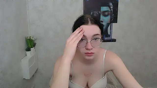 Snapshot of MiraBabe_ chatting on 11/05/25, 07:33 MiraBabe online show from 11/05/25, 07:33