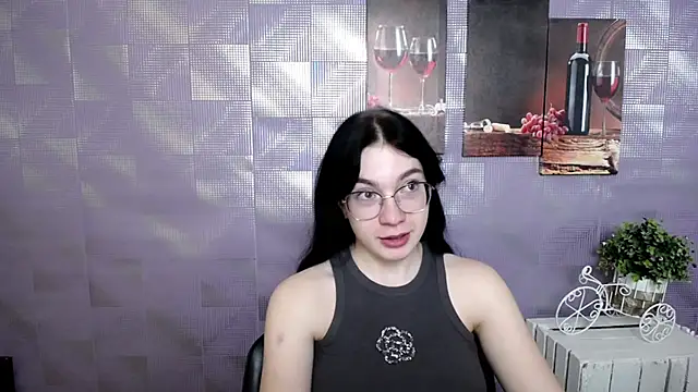 Snapshot of MiraBabe_ chatting on 11/14/25, 08:18 MiraBabe online show from 11/14/25, 08:18