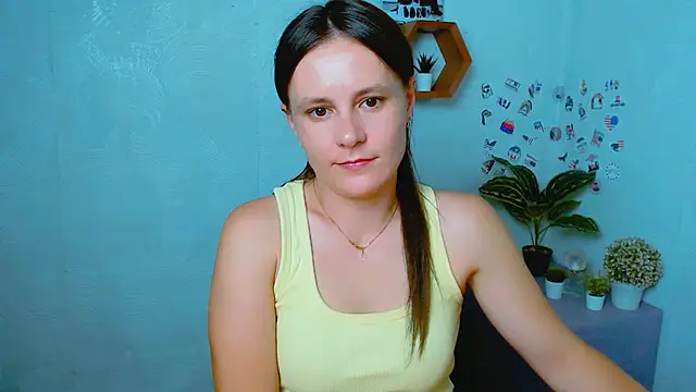 Snapshot of EvelinaMiss_ chatting on 09/17/25, 01:35 EvelinaMiss online show from 09/17/25, 01:35