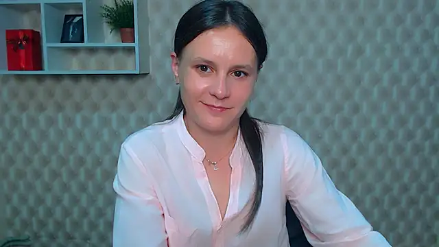 Snapshot of EvelinaMiss_ chatting on 09/18/25, 12:30 EvelinaMiss online show from 09/18/25, 12:30