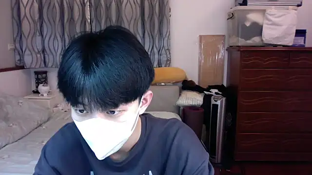 kai101010 online show from 12/17/25, 01:16