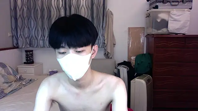 kai101010 online show from 11/13/25, 04:00