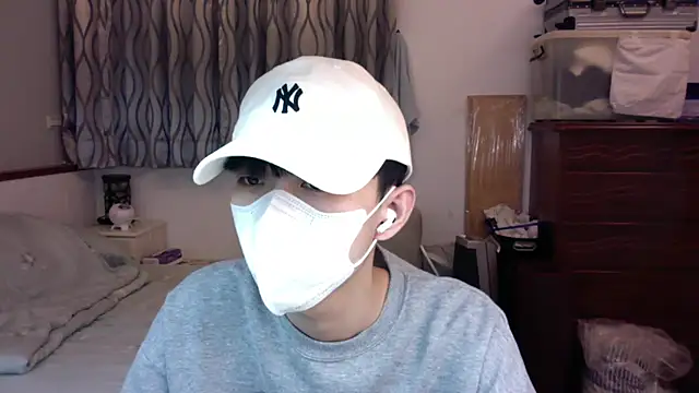 kai101010 online show from 11/18/25, 02:42