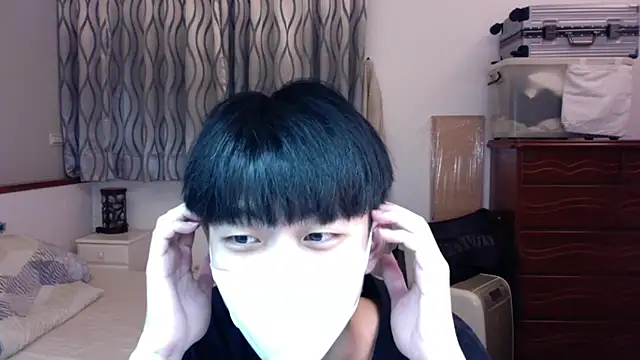 kai101010 online show from 11/11/25, 12:33