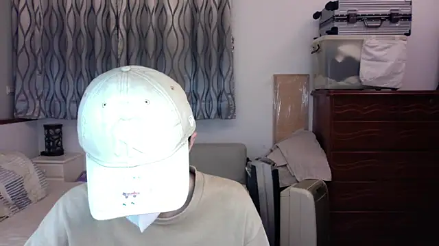 kai101010 online show from 11/15/25, 02:43