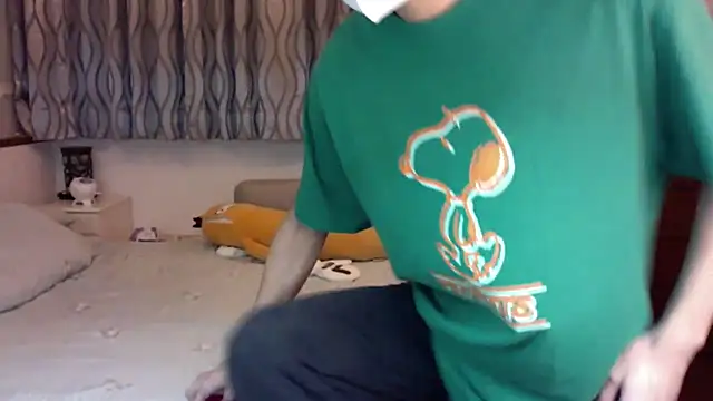 kai101010 online show from 11/25/25, 02:28