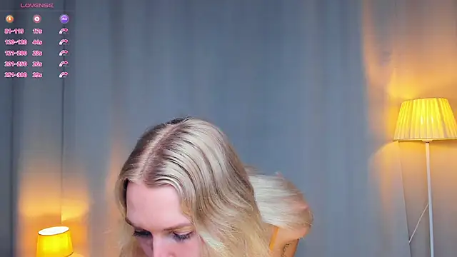 Snapshot of DianeHonnette chatting on 07/11/26, 07:14 DianeHonnette online show from 07/11/26, 07:14