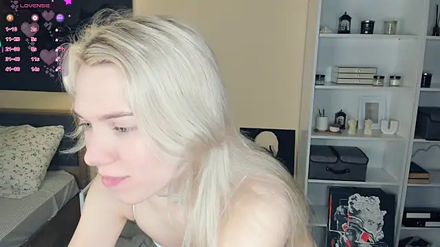 DianeHonnette online show from 12/05/25, 07:34