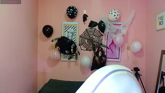 Bunny poison online show from 10/25/25, 02:17