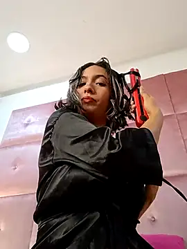 Snapshot of RouseWhitte chatting on 02/18/26, 01:40 RouseWhitte online show from 02/18/26, 01:40