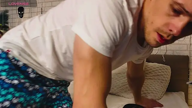 GarettVoss online show from 10/29/25, 06:23