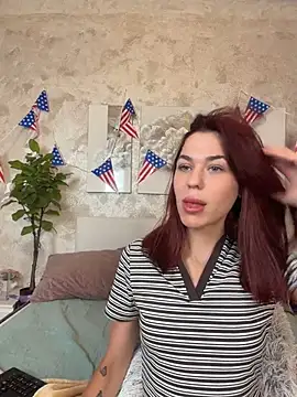 Snapshot of MollyXoXo chatting on 07/04/26, 12:53 MollyXoXo online show from 07/04/26, 12:53