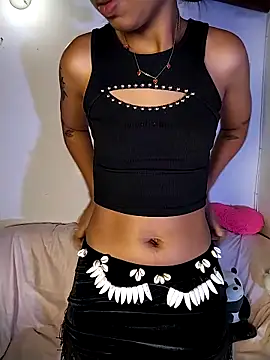 Suzanelee1 online show from 10/31/25, 12:51