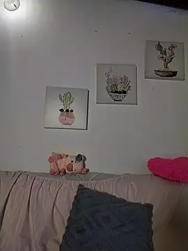 Suzanelee1 online show from 12/02/25, 04:25