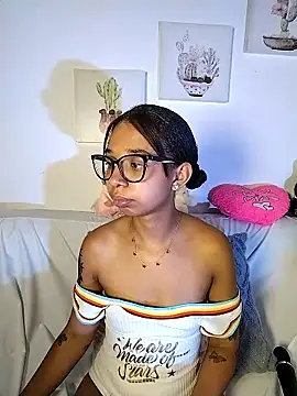 Suzanelee1 online show from 10/04/25, 03:41