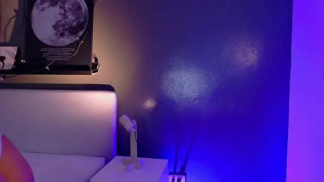 Snapshot of KeendraFox_ chatting on 11/18/25, 10:29 KeendraFox online show from 11/18/25, 10:29