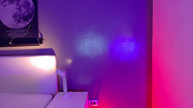 Snapshot of KeendraFox_ chatting on 11/21/25, 10:25 KeendraFox online show from 11/21/25, 10:25