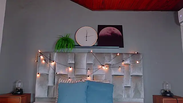 KeendraFox  online show from 03/01/26, 12:27