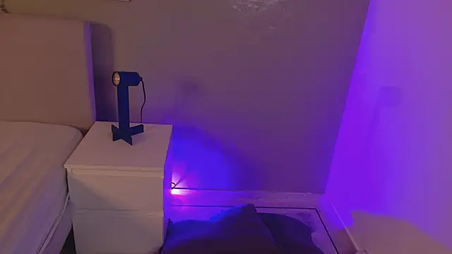 Snapshot of KeendraFox_ chatting on 11/26/25, 10:26 KeendraFox online show from 11/26/25, 10:26