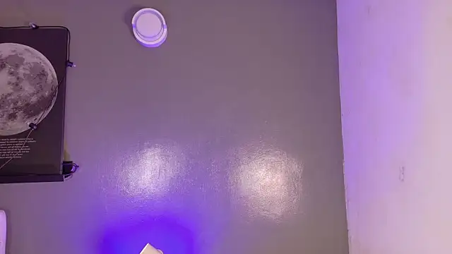 Snapshot of KeendraFox_ chatting on 12/04/25, 10:36 KeendraFox online show from 12/04/25, 10:36