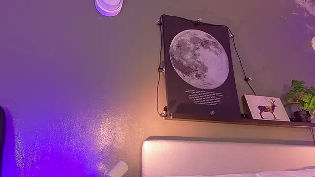 Snapshot of KeendraFox_ chatting on 11/06/25, 10:19 KeendraFox online show from 11/06/25, 10:19