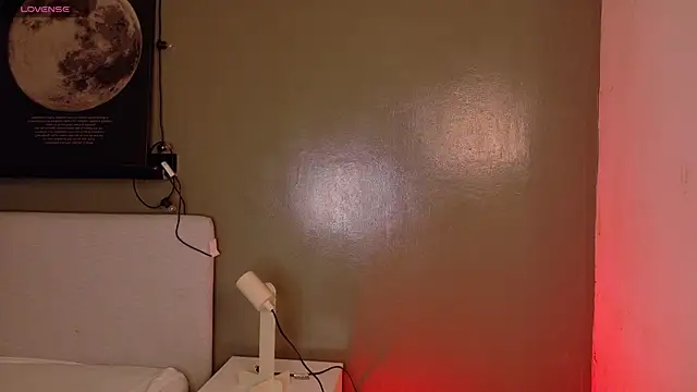 Snapshot of KeendraFox_ chatting on 11/17/25, 10:19 KeendraFox online show from 11/17/25, 10:19