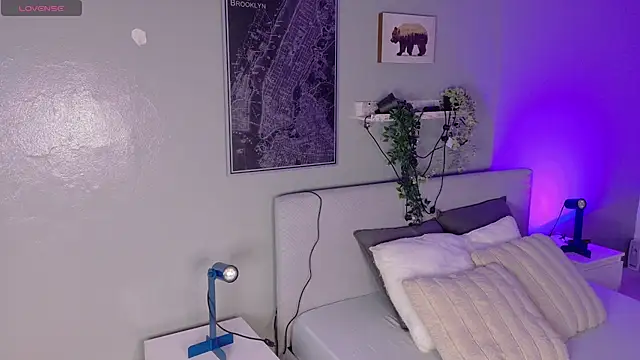 KeendraFox  online show from 04/02/26, 10:11