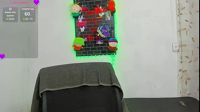 Snapshot of Cherrysweetyx chatting on 10/17/25, 12:07 Cherrysweetyx online show from 10/17/25, 12:07