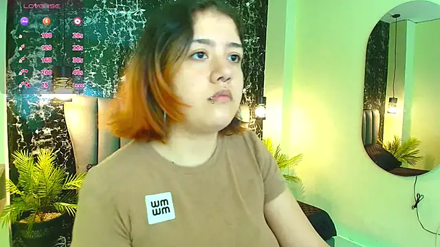 Snapshot of Nia-Stark chatting on 10/06/25, 01:56 Nia-Stark online show from 10/06/25, 01:56
