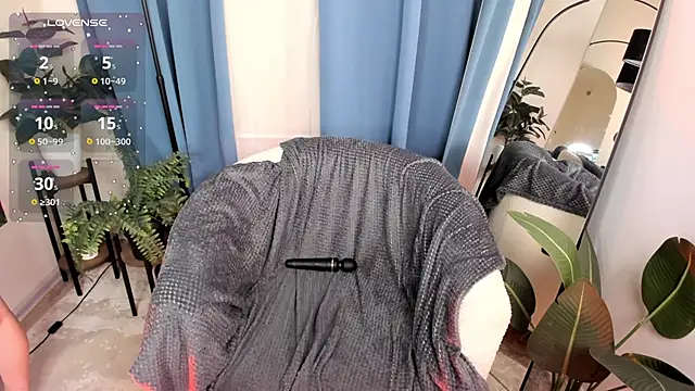 B Monica  online show from 04/16/26, 09:39