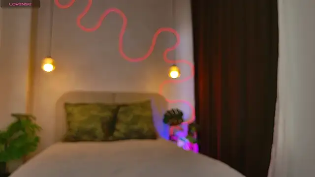 B Monica  online show from 09/19/25, 02:21