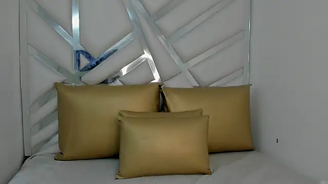 Snapshot of Valeria-Cruzz chatting on 11/12/25, 11:47 Valeria-Cruzz online show from 11/12/25, 11:47