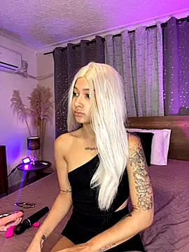 SofiaClarkson online show from 11/05/25, 03:26