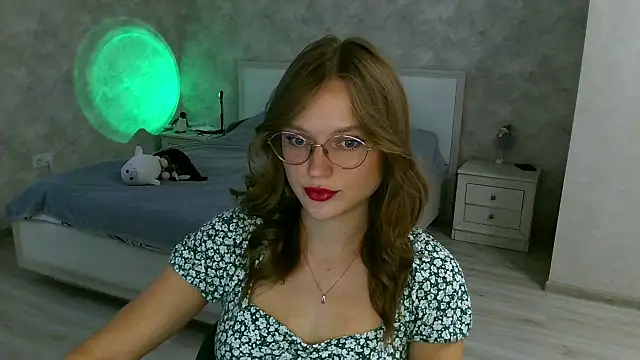 Snapshot of Miss_Diamond_Maria chatting on 09/26/25, 10:00 Miss Diamond Maria online show from 09/26/25, 10:00