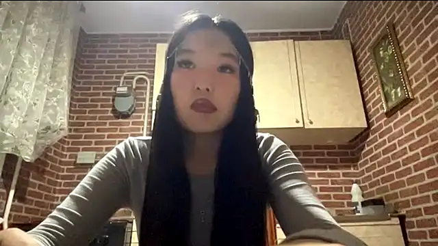 EmmaLeexth online show from 11/22/25, 01:10