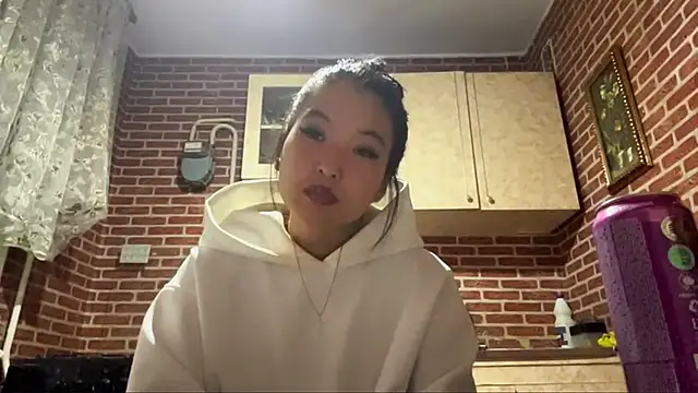 EmmaLeexth online show from 11/20/25, 01:01