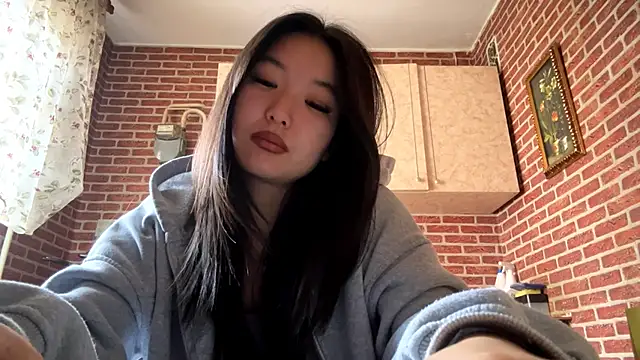 EmmaLeexth online show from 03/15/26, 10:11