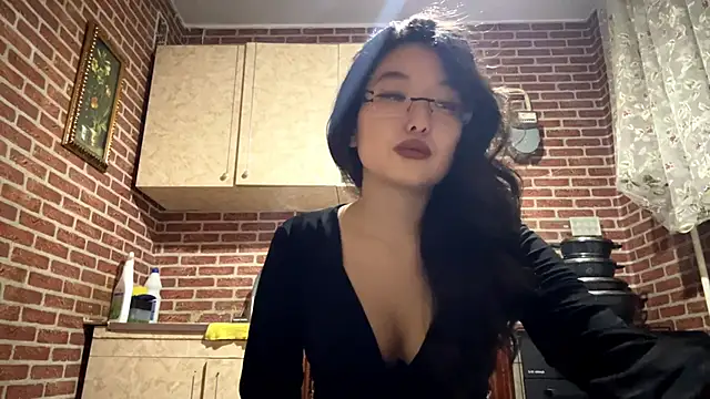 EmmaLeexth online show from 02/14/26, 02:06