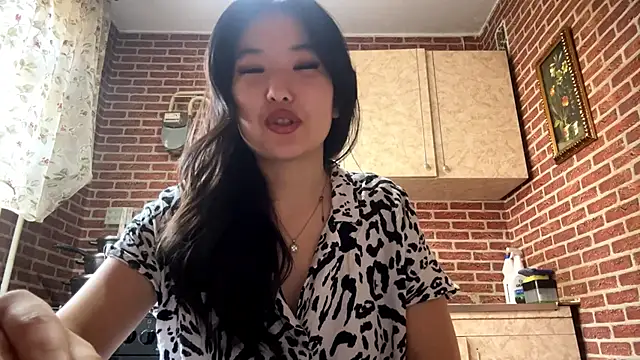 EmmaLeexth online show from 03/13/26, 10:09