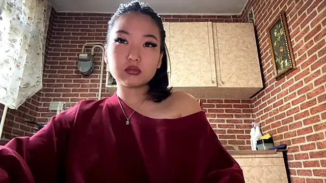 EmmaLeexth online show from 03/30/26, 10:39