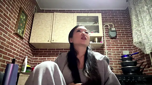 EmmaLeexth online show from 01/14/26, 02:42