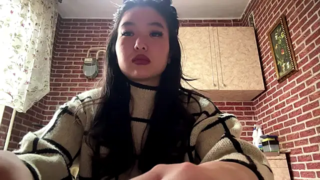 EmmaLeexth online show from 03/17/26, 10:07