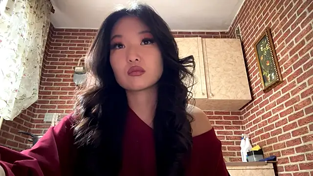 EmmaLeexth online show from 03/31/26, 10:06