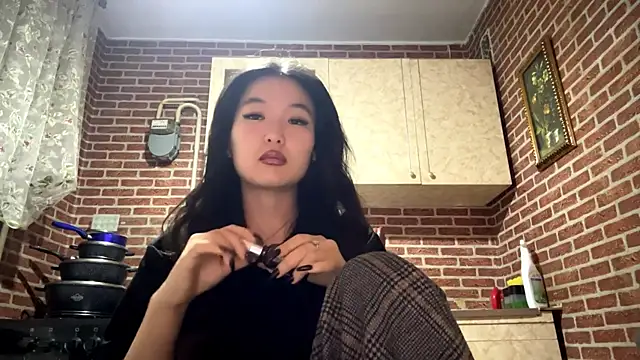 EmmaLeexth online show from 01/10/26, 02:01