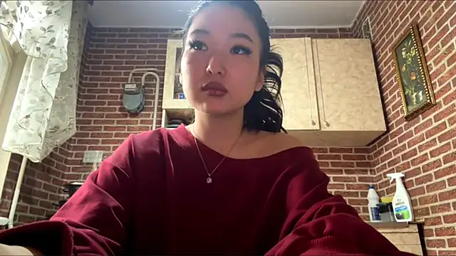 EmmaLeexth online show from 04/04/26, 11:06