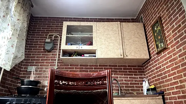 EmmaLeexth online show from 04/02/26, 11:50